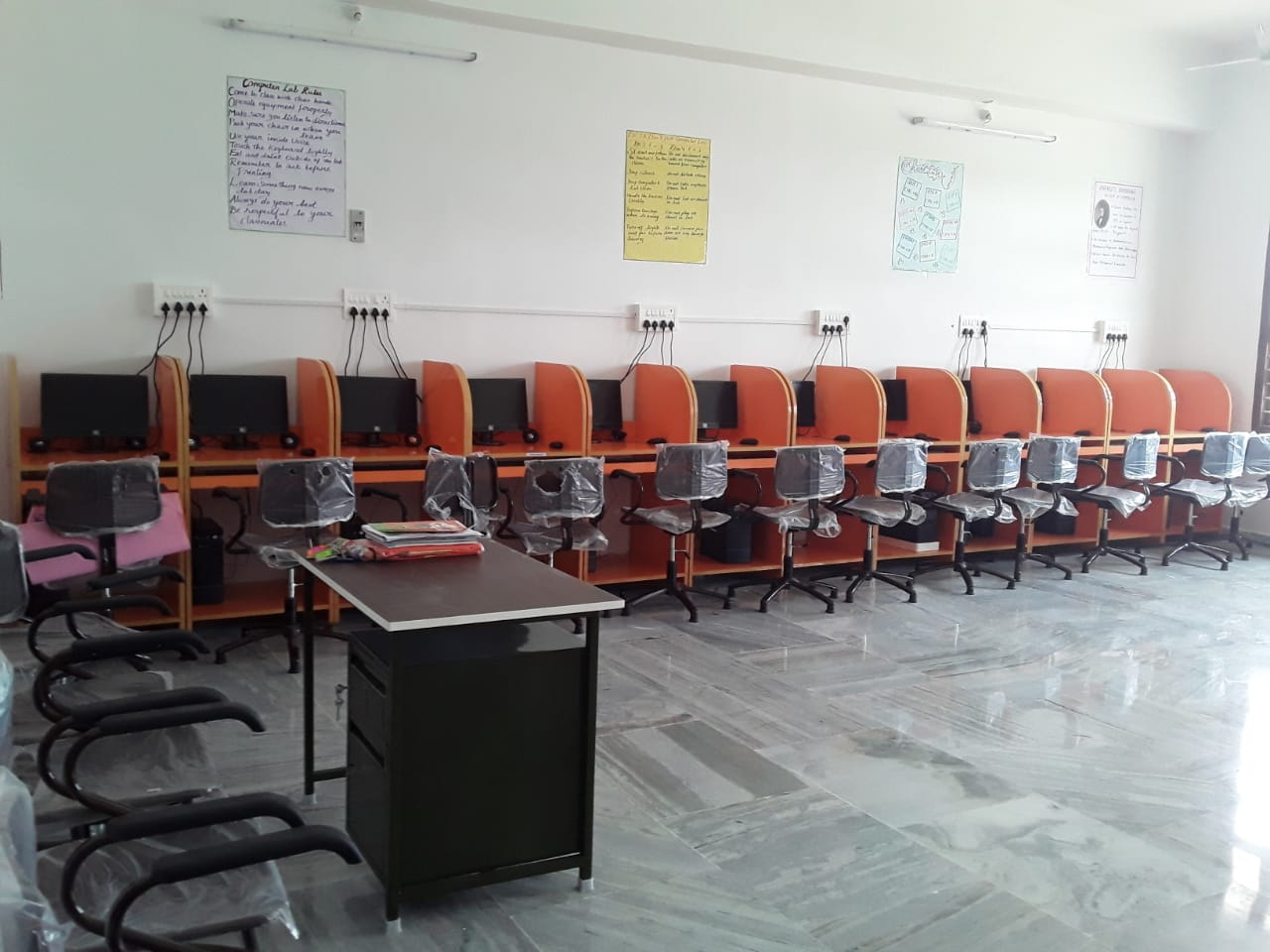 Computer Lab Image 1